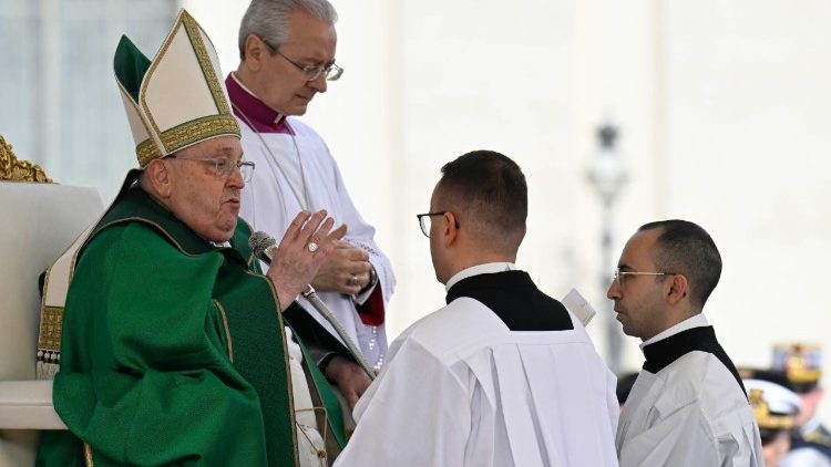 El Papa durante la misa por el Jubileo de las Fuerzas Armadas, de Policía y de Seguridad 