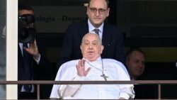 2025.03.23 Saluto e Benedizione di Papa Francesco dal Policlinico Gemelli